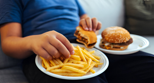 Sovrappeso e Obesit tra Bambini e Adolescenti: Cause e Soluzioni